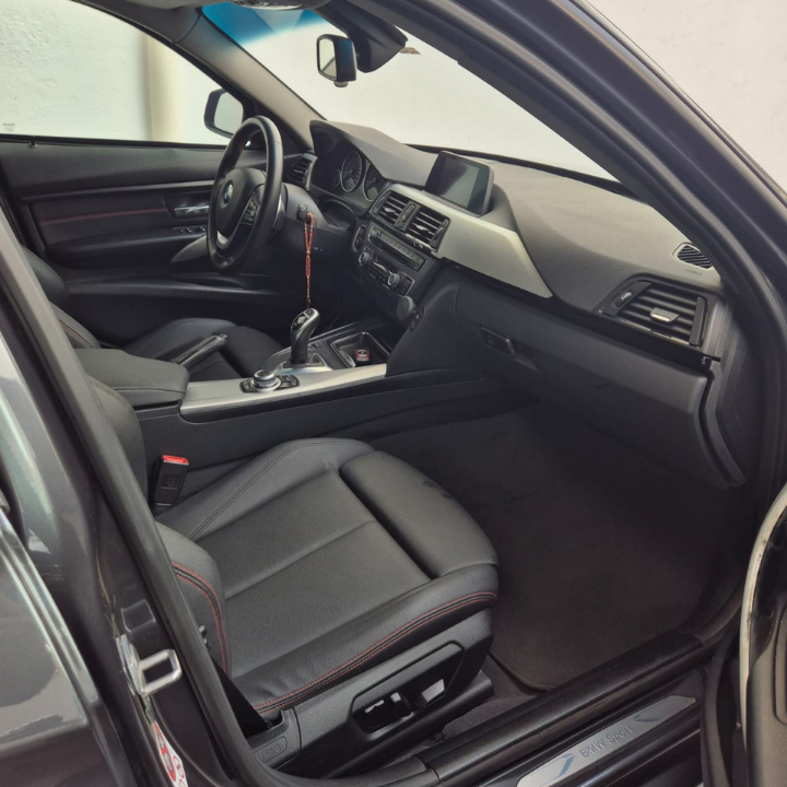 2015 BMW 328i ACTIVEFLEX AUTOMÁTICA – BLINDADA