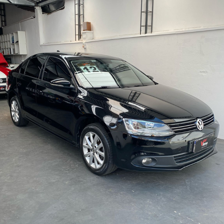 2012 VOLKSWAGEN JETTA 2.0 TIPTRONIC FLEX – MUITO NOVO
