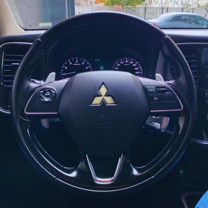 2017 MITSUBISHI OUTLANDER 2.0 GASOLINA – COMPLETA