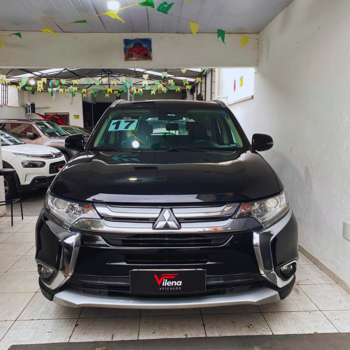 2017 MITSUBISHI OUTLANDER 2.0 GASOLINA – COMPLETA