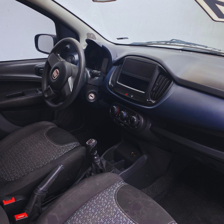 2021 FIAT UNO 1.0 ATTRACTIVE FLEX MANUAL – BAIXO KM