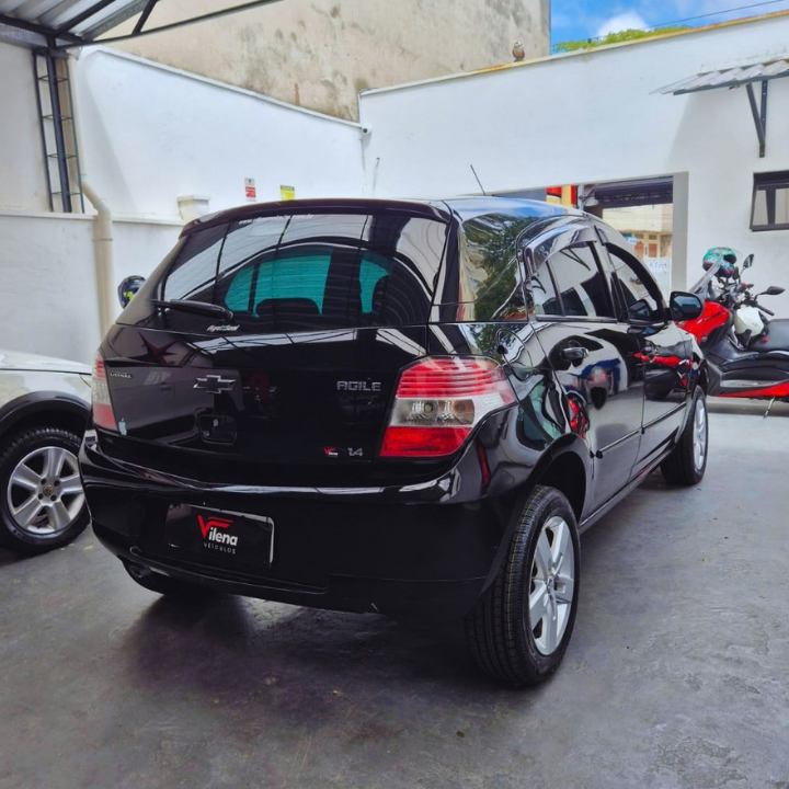 2011 CHEVROLET AGILE 1.4 LT FLEX MANUAL – 4 PNEUS NOVOS